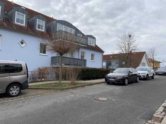 sehr schöne 2 Raum Wohnung mit Tageslichtbad und EBK im Amselring, Burkhardtsdorf zu vermieten