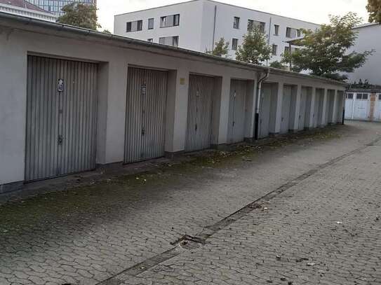 Garagenstellplatz in zentraler Lage