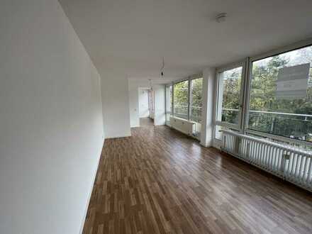 Über den Dächern von Thielenbruch - 1 Zimmer Apartment mit 22m² Dachterrasse und separater Küche
