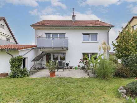 Familienglück: Bezauberndes EFH in ruhiger Lage mit großem Garten und Garage