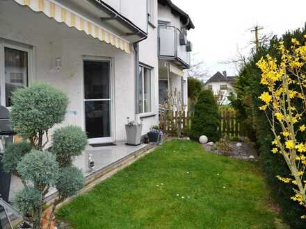 Anlageobjekt! Freundliche Drei-Zimmer-Wohnung im Erdgeschoss mit Garten und Carport