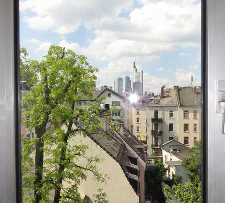 Schöne helle drei Zimmer Wohnung