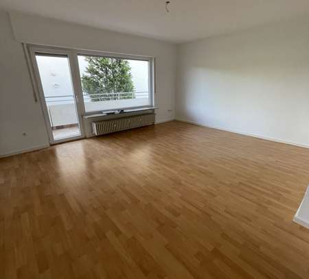 helle 2-Zimmer Wohnung mit Balkon