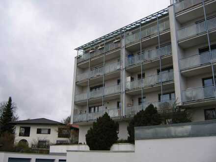Gepflegte 2-Zimmer-Wohnung mit großem Süd-Balkon in Deg. in zentraler Lage (Spitlweg)