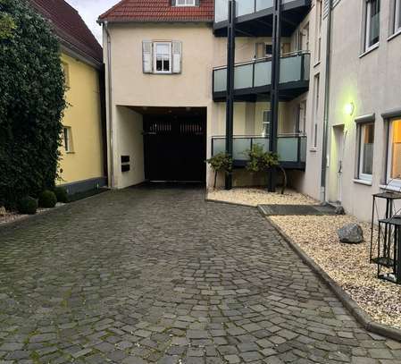 Attraktive 1,5-Zimmer-Wohnung mit großer Terrasse und Einbauküche in Linden