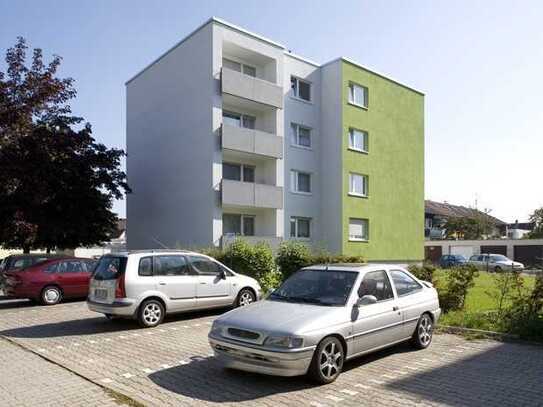 Modernisierte 2 ZKB Wohnung mit Balkon sucht Sie! :-)