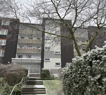 Großzügige 2-Zimmer-Wohnung mit Einbauküche und Balkon