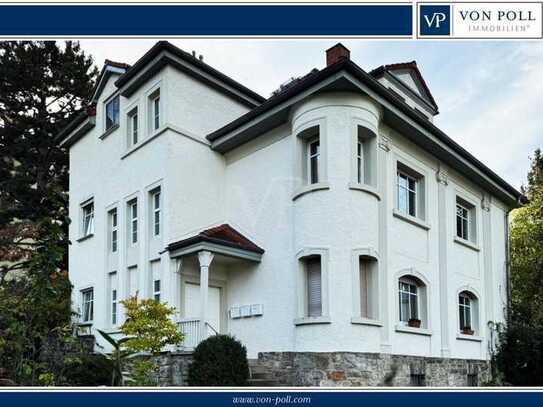 VON POLL - BAD HOMBURG: Dachmaisonettewohnung in stilvoller Villa mit Loggia und Tiefgaragenplatz