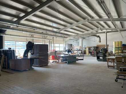 Produktionshalle mit Büro und großer Freifläche