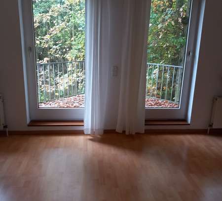 Ruhige 3-Zimmer-Dachgeschosswohnung mit Balkon und Einbauküche in Bissendorf-Wietze