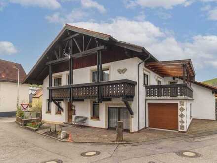 Ein- bis Zweifamilienhaus mit viel Gestaltungspotential und sonnigen Außenbereichen