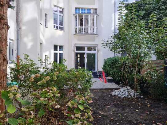 Herrliche Gründerzeit-Altbauwohnung in bester Lage mit großer Terrasse+Garten