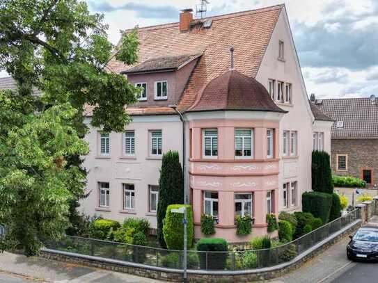 Attraktive Gelegenheit: Repräsentative Villa mit 3 Einheiten und viel Potential nahe Frankfurt