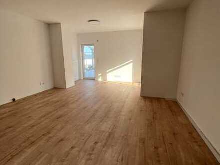 Erstbezug nach Modernisierung. Ansprechende 3-Zimmer-Wohnung mit Balkon und Dachterrasse in Rülzheim