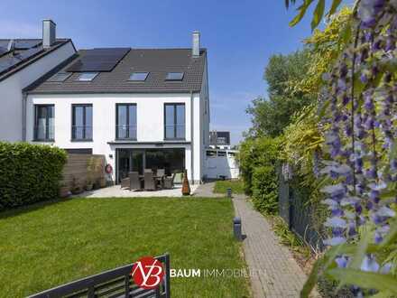 Neuwertiges Einfamilienhaus mit Einbauküche, Garage, Carport, 4 Stellplätzen in einem Privatweg