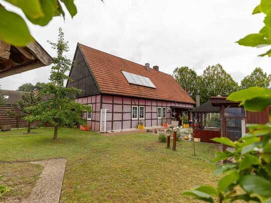 Fachwerkhaus mit großzügigem Nebengebäude und nachhaltiger Energieversorgung in Ladbergen