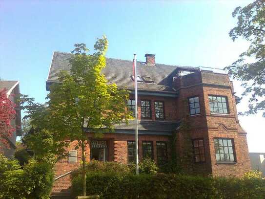 Rotstein-Villa in ruhiger Innenstadtlage - Eigennutzung möglich