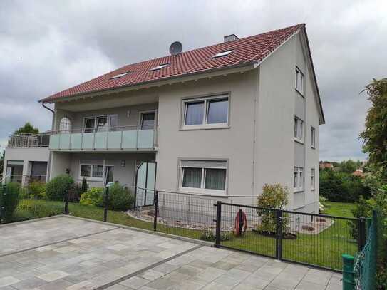 Helle und geräumige 4,5-Zimmer Wohnung mit Balkon und eigenem Garten