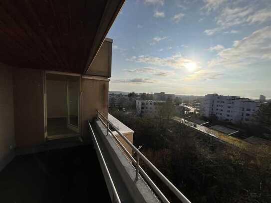 ERSTBEZUG NACH SANIERUNG! MODERNE WOHNUNG MIT BALKON IN RUHIGER LAGE AM WALD