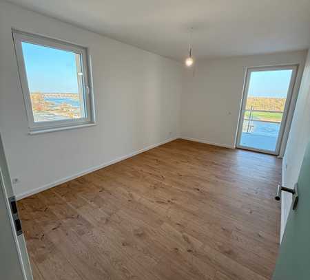Tolle, helle Wohnung jedes Zimmer mit Balkon und Elbblick, WG geignet