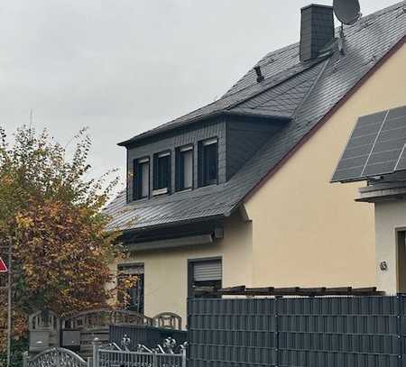 Zweifamilienhaus (vermietet) mit Garage und Garten 
in Koblenz Güls zu verkaufen!!! VERMIETET!!!