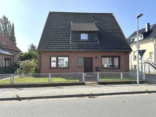 PURNHAGEN-IMMOBILIEN - Freistehendes Einfamilienhaus mit Garage in ruhiger Lage von Bremen-Blumenth