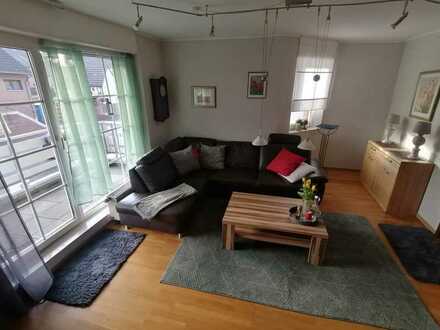 Vollmöblierte Wohnung, mit zwei Zimmern sowie 2 Balkonen und Einbauküche, in Wevelinghoven-GV