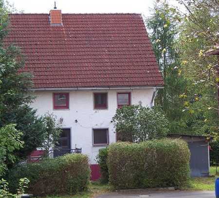 Schnuckeliges Haus mit herrlichem Grundstück