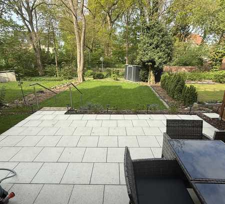 Schöne 3-Zimmer-Wohnung mit eigenem Garten, Carport und EBK