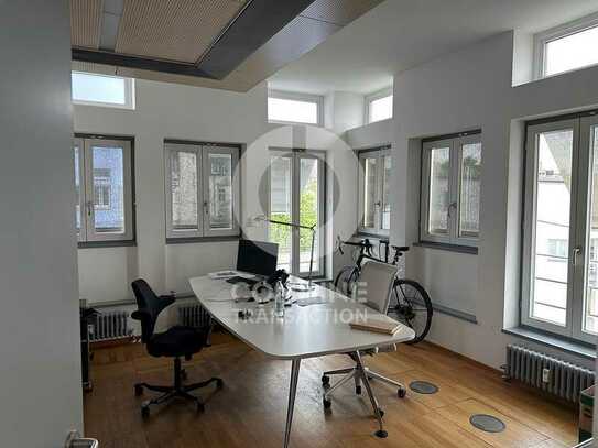 Wunderschönes Büro im Kanzleistil mit Blick zur Eisbachwelle. combine Transaction