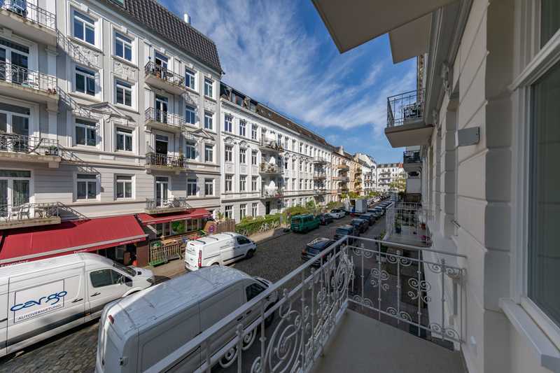 Imposanter Altbau - Langristig vermietete Kapitalanlage in exklusiver Lage ++ Courtagefrei ++