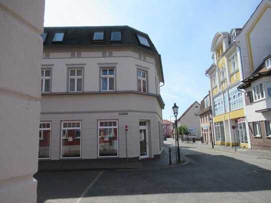 Schöne 2 Zimmerwohnung mit EBK, Altbau im Stadtkern von Barth.