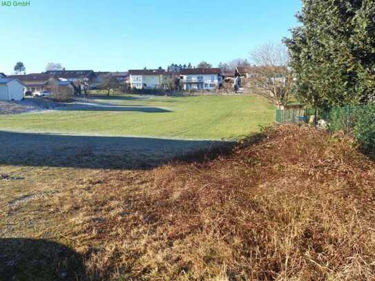 Sehr großes, sonniges Grundstück in ruhiger Lage nahe Seebruck zu verkaufen