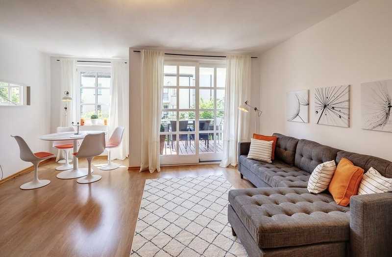 15.2/1.3 *Helle möblierte Wohnung m. großem Südbalkon u. TG-Stellplatz. Berg am Laim. WG geeignet