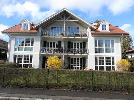 Stilvolle neuwertige 4-Zimmer-Wohnung im 1. OG mit Balkon in Bad Tölz