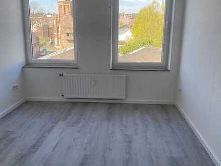 Neubezug nach Sanierung mit neuer Einbauküche im Frankenberger Viertel