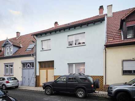 Juwel unter der Haube - Zweifamilienhaus mit viel Potential