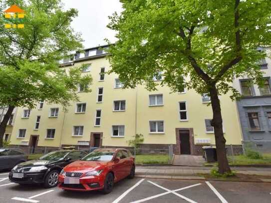 Zeitgemäßes WOHNEN mit Balkon, Tageslichtbad & neuer Einbauküche in ruhiger Nebenstraße