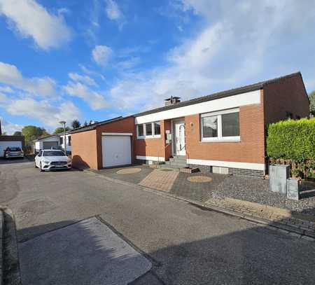 Gepflegter Bungalow mit Vollkeller, Garten und Garage