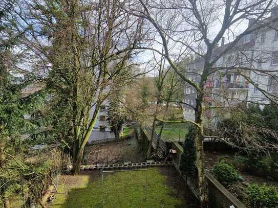 3-Zimmer-Wohnung mit Balkon Gartenmitbenutzung möglich.