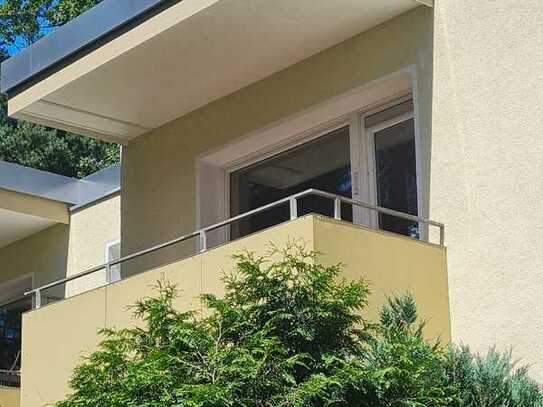 Bezugsfreie 2,5 Zimmer Wohnung mit schönem Balkon, 1.OG, in Berlin-Frohnau
