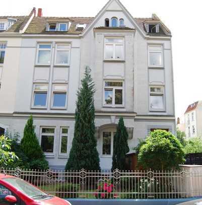 Einmalige Gelegenheit in Stadtpark-Villa St. Gertrud ca. 100 m2 , EG - seniorengeeignet, Balkon, ei