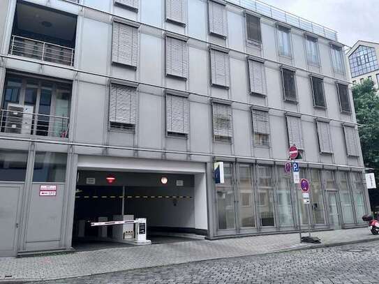 PKW-Stellplatz in Regus Maximilianstrasse 35a zu vermieten