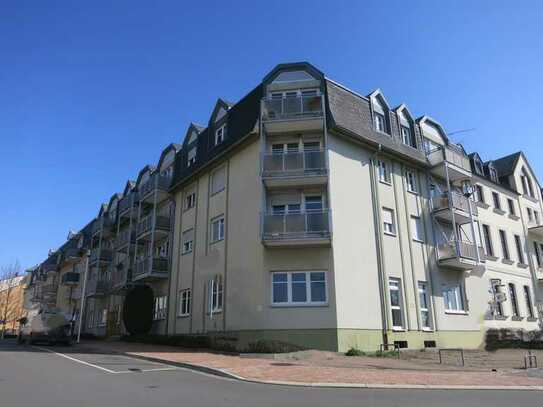 Moderne Wohnung im Zentrum mit Balkon und Tiefgaragenstellplatz!