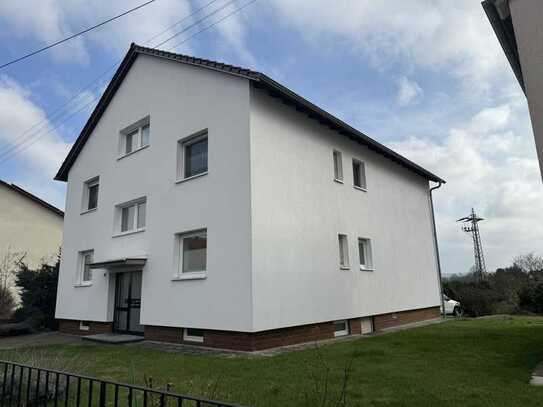 GEMÜTLICHE DG-WOHNUNG MIT LOGGIA IN RUHIGER LAGE