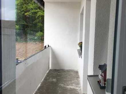 Schöne 3-Zimmer-Wohnung in Hochparterre mit Balkon!