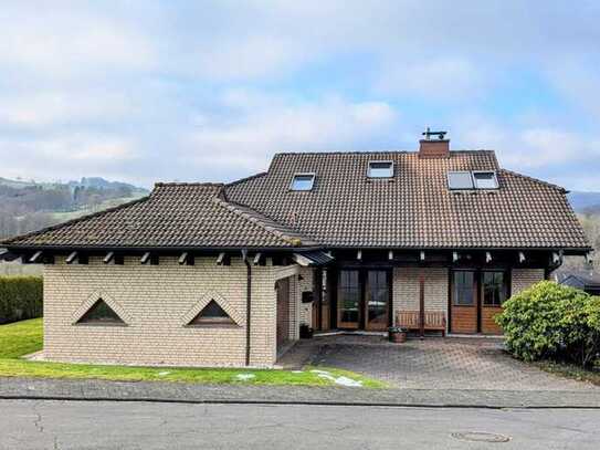 Charaktervolles, freistehendes Einfamilienhaus mit großem Garten in 53547 Roßbach