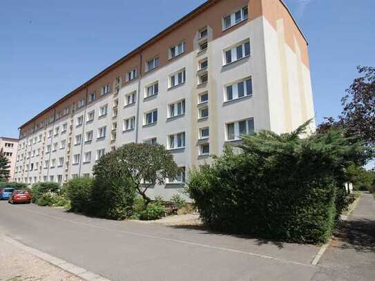 Helle 3- Zimmer- Wohnung im 1. Obergeschoss mit Balkon