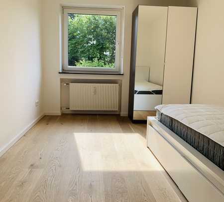 MÜNCHEN - 5er WG - schönes Zimmer in renovierter WG