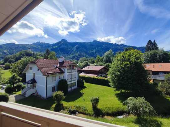 Romantische Dachgeschoßwohnung in Hohenaschau mit Blick auf Schloß Hohenaschau